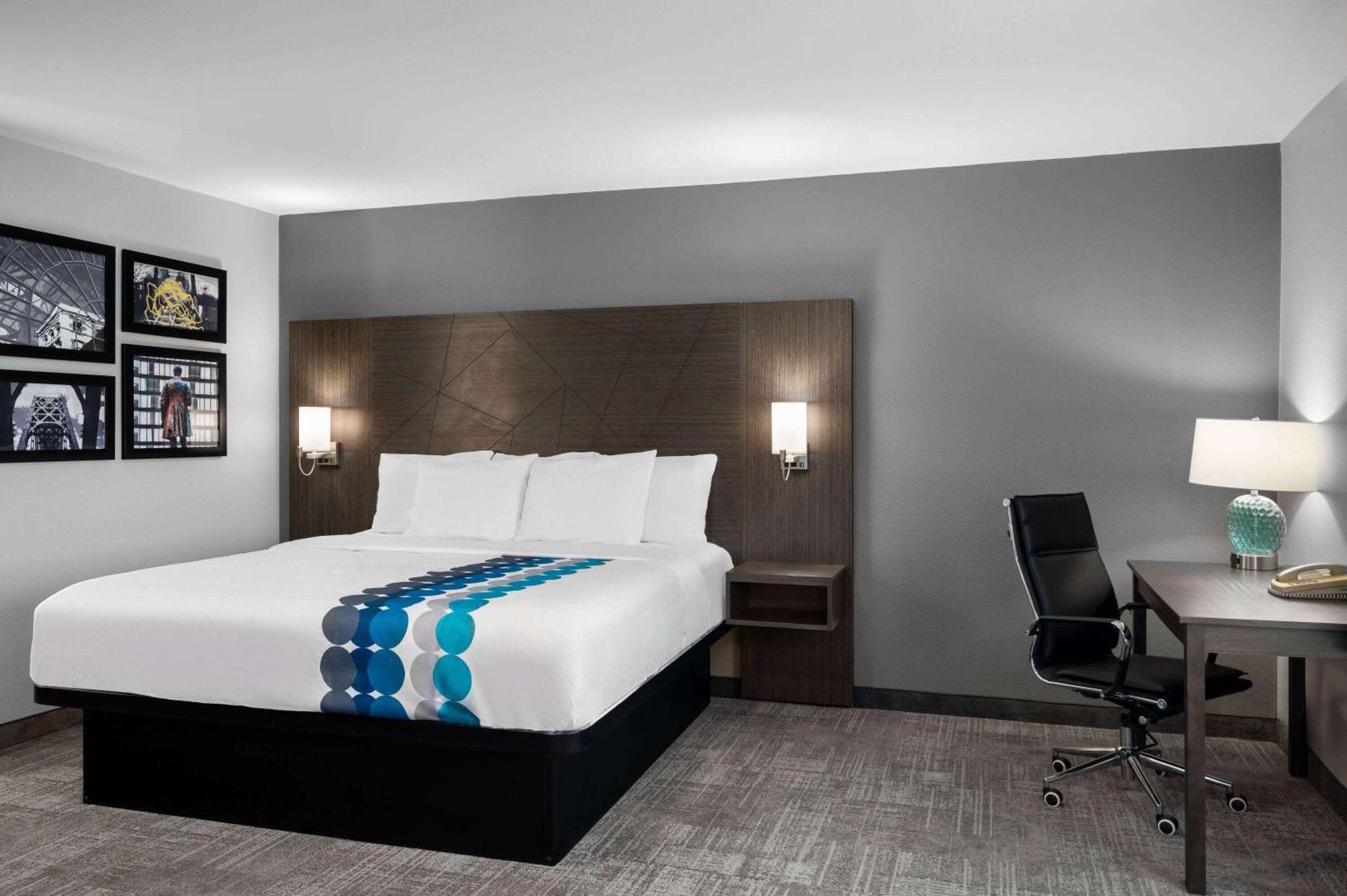 La Quinta By Wyndham Airport Executive Dr Hotel Indianapolis