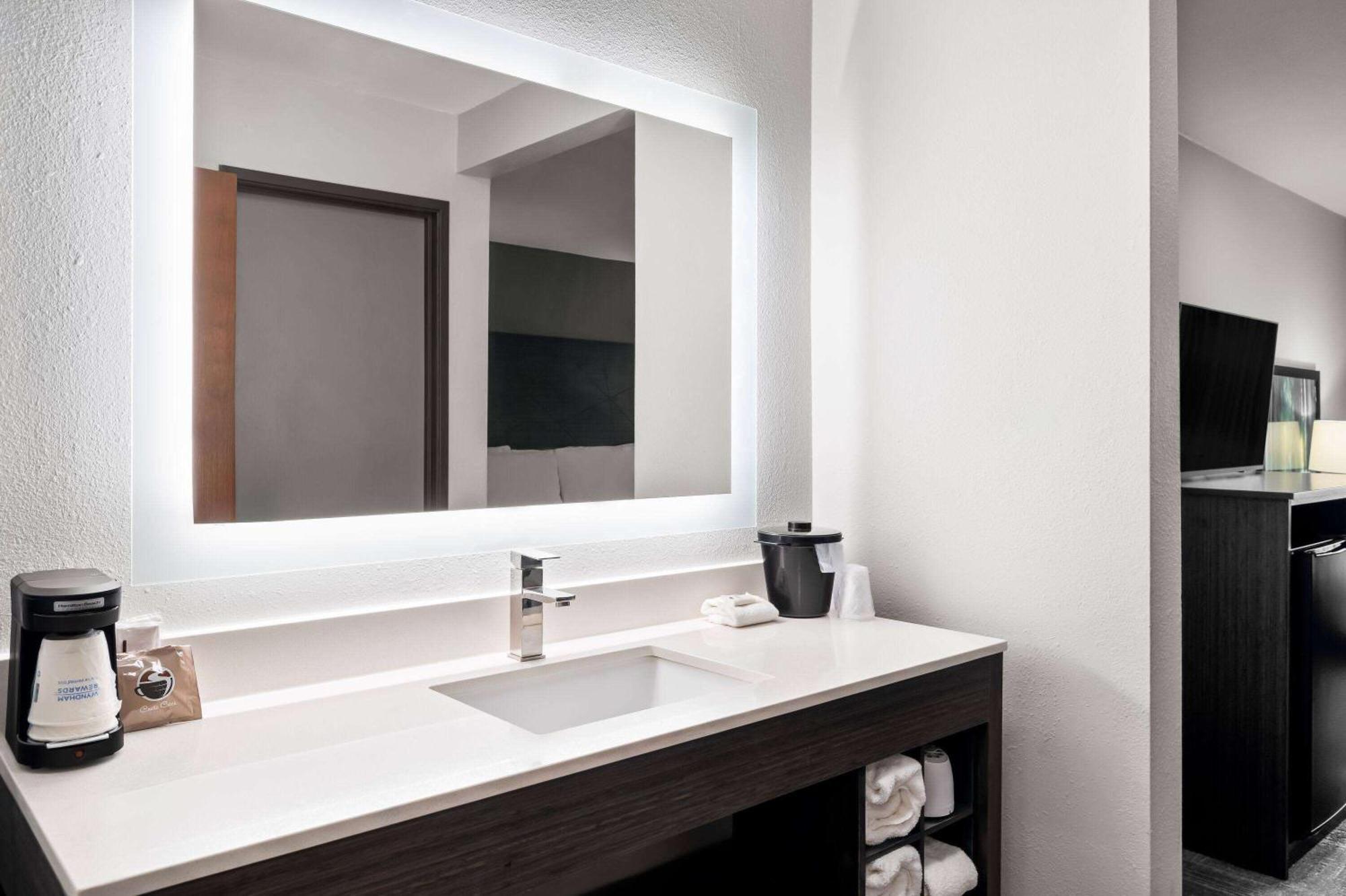 La Quinta By Wyndham Airport Executive Dr 3*